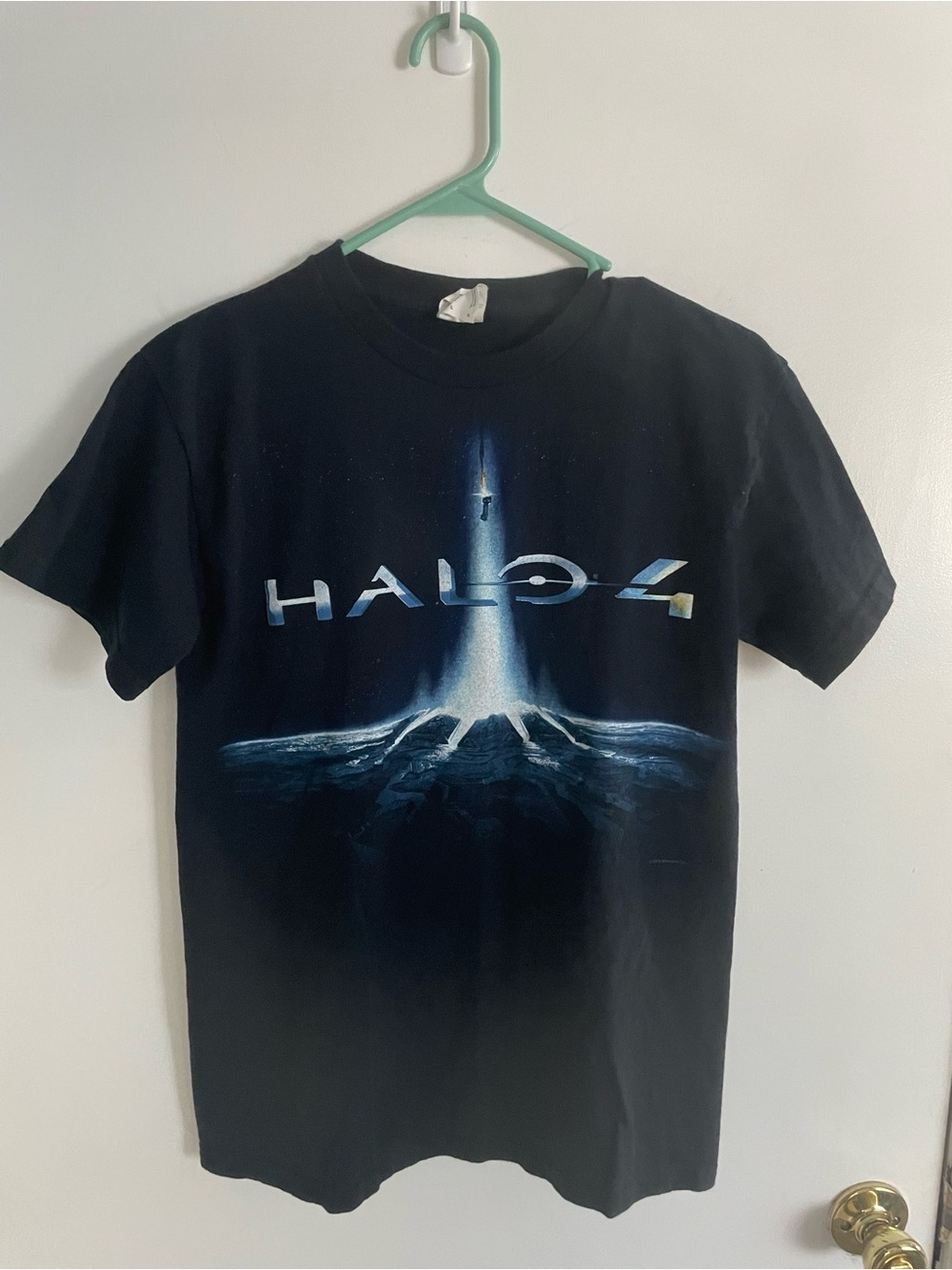 Halo 4 Graphic Tee - size small